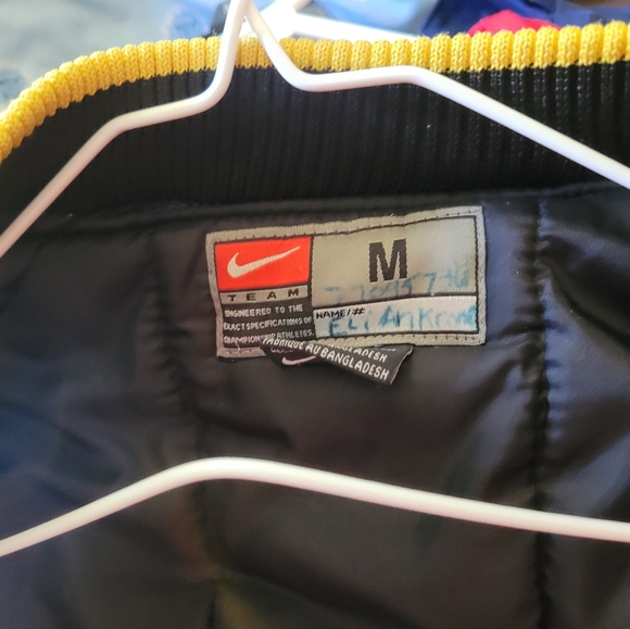 Youth Nike Atlanta Hawks Jacket size.medium - Picture 6 of 8